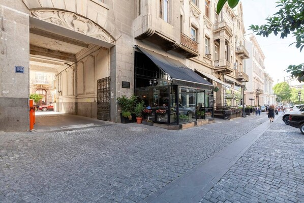 Exterior - Cozy Studios on Freedom Square (Tbilisi)