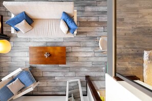 Luxury Studio, Kitchen, Courtyard View | Living area | 100-cm LED TV with digital channels, TV - Cozy Studios on Freedom Square (Tbilisi)