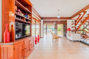 Casa | Área de estar | TV 32 polegadas com canais digitais