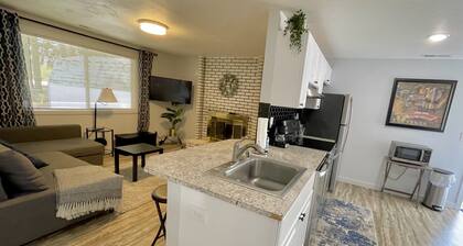 Private 2 bedroom Guest Suite - pet friendly