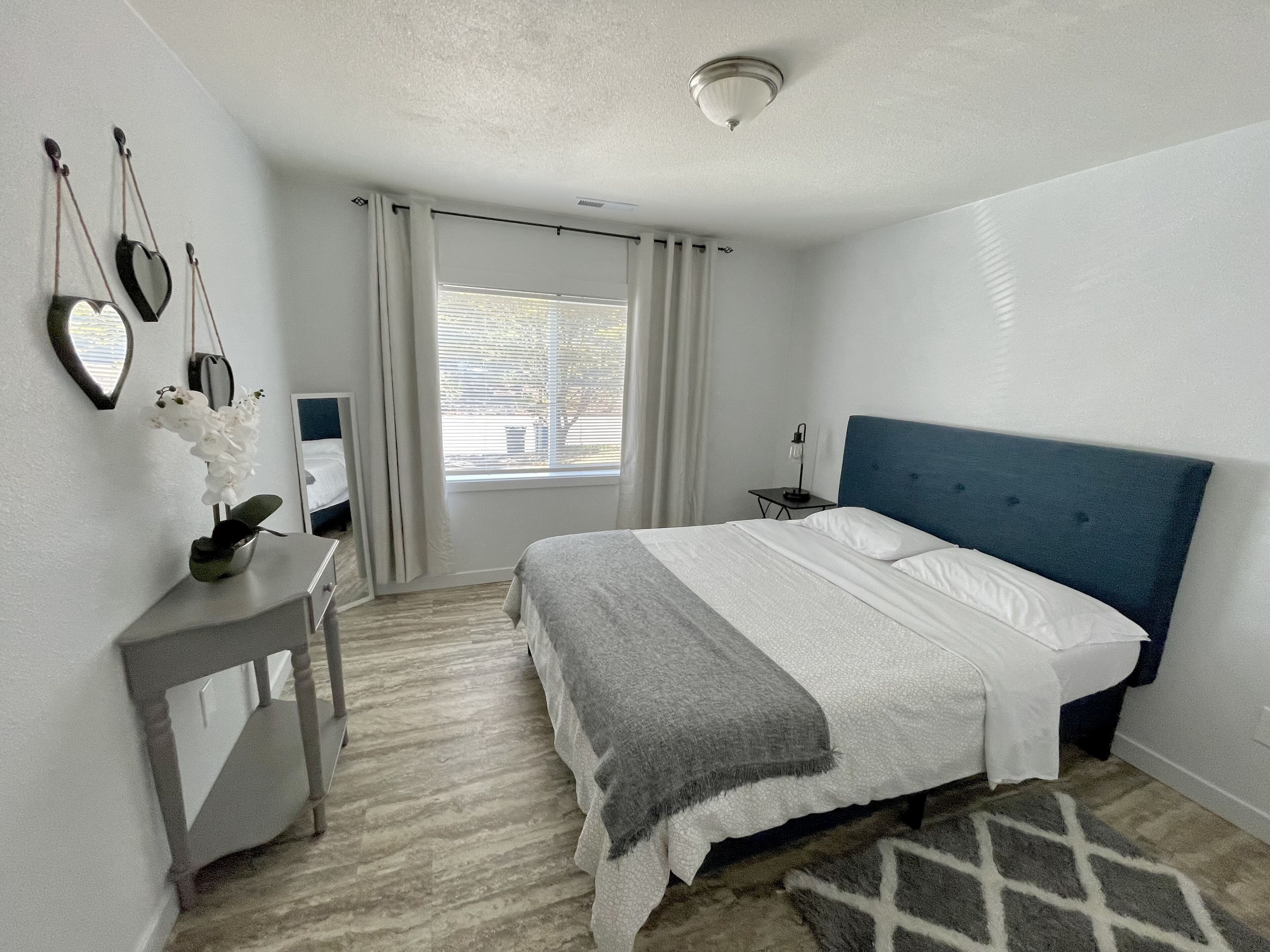 2 chambres, fer et planche à repasser, Wi-Fi gratuit, draps fournis