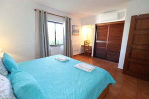 2 bedrooms, iron/ironing board, travel crib, free WiFi