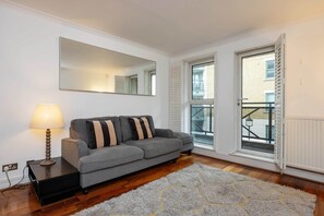 Apartment (2 Bedrooms) | Living area | Smart TV - At Home in Marylebone (London)