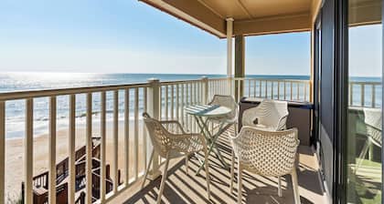 The Pink Pearl - Top Floor Beachfront Boho Condo with Community Pool!