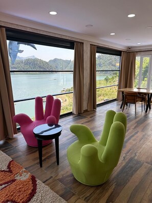 Egyptian cotton sheets, premium bedding, minibar, in-room safe - Dolphin Boutique Hotel & Restaurant (Bucak)