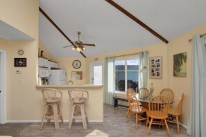 Interior - Welcome to Casa Carey — your laid-back Keys escape in Marathon! 🌴 (Marathon)