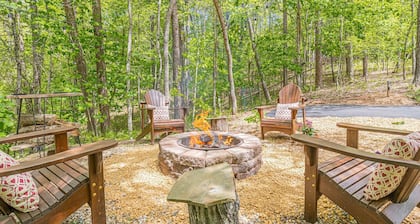 🌳Forest 🔥Fireplace🆒Vibe📺ROKU🍷Wineries🔥Fire Pit 🛏️Queen 🍔Grill 🌎Nature