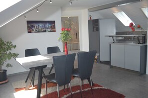 Dining - 3-room vacation apartment Bechinger, shower/WC, 54 sqm, attic - Haus Bechinger (Markdorf)