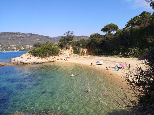 BELLE VILLA FACE AU MONTE GOZZI PROCHE AJACCIO