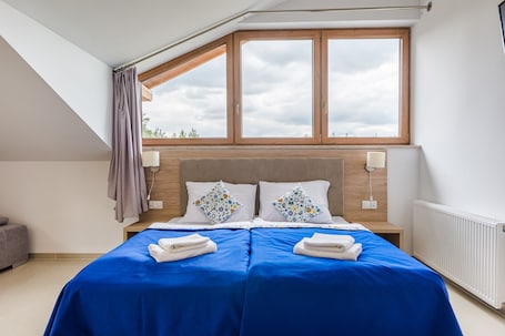 In-room safe, desk, laptop workspace, free WiFi