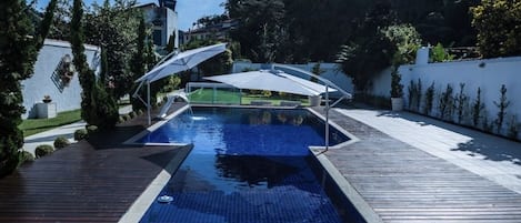 Piscine extérieure