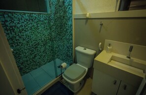 Dusche, Handtücher, Toilettenpapier