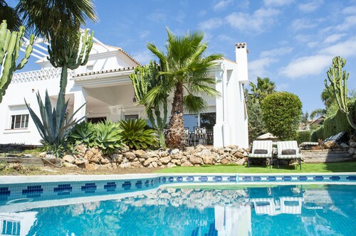 Luxery large Villa with pool 650 m to the beach