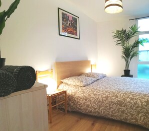 4 bedrooms, desk, iron/ironing board, travel cot - Résidence du Parc des Tilleuls de LYON (4 bdrms, 82m²,free pkg, EUREXPO) (Lyon)