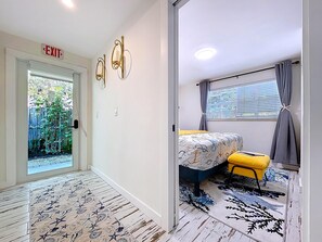 2 bedrooms, iron/ironing board, free WiFi, bed sheets - Charming Ground Level Resort Style 3 unit Condo  - unit C (Holmes Beach)