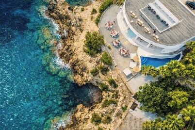 ⭐⭐⭐⭐⭐ LUXURY HUGE SEAFRONT + PRIVATE NIGHTCLUB IN IBIZA