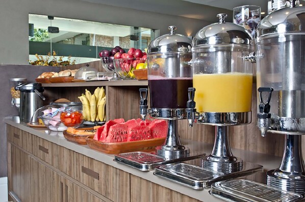 Free daily full breakfast - Athus Hotel by Bsb Inn (Brasília)