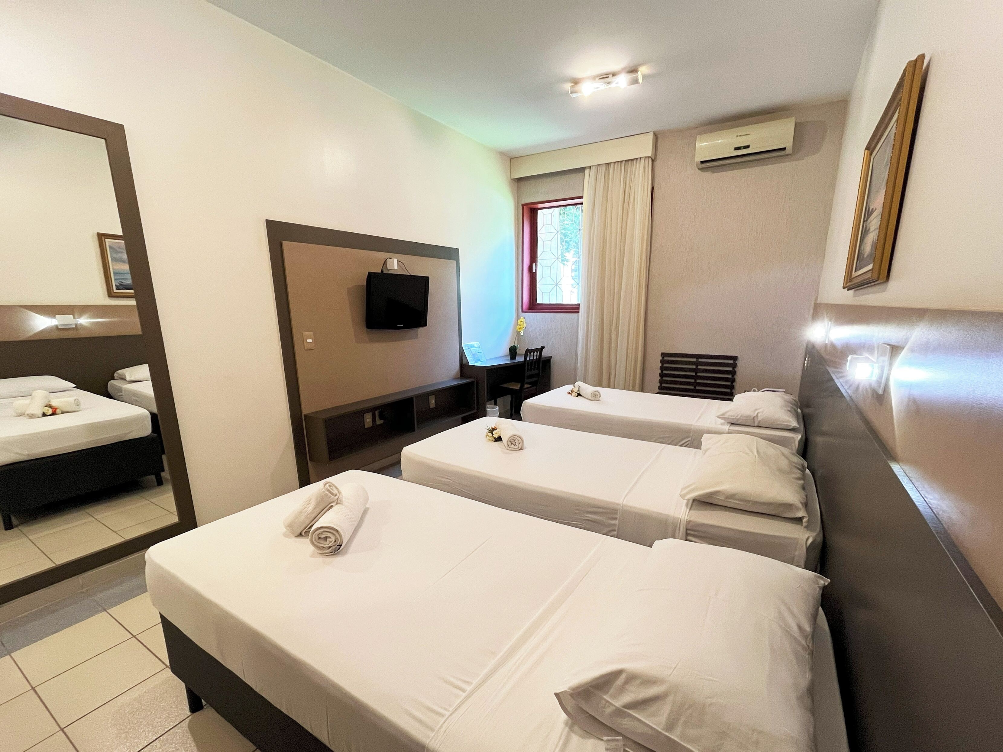 deluxe triple room, 3 single beds | 1 bedroom, minibar, desk, free wifi