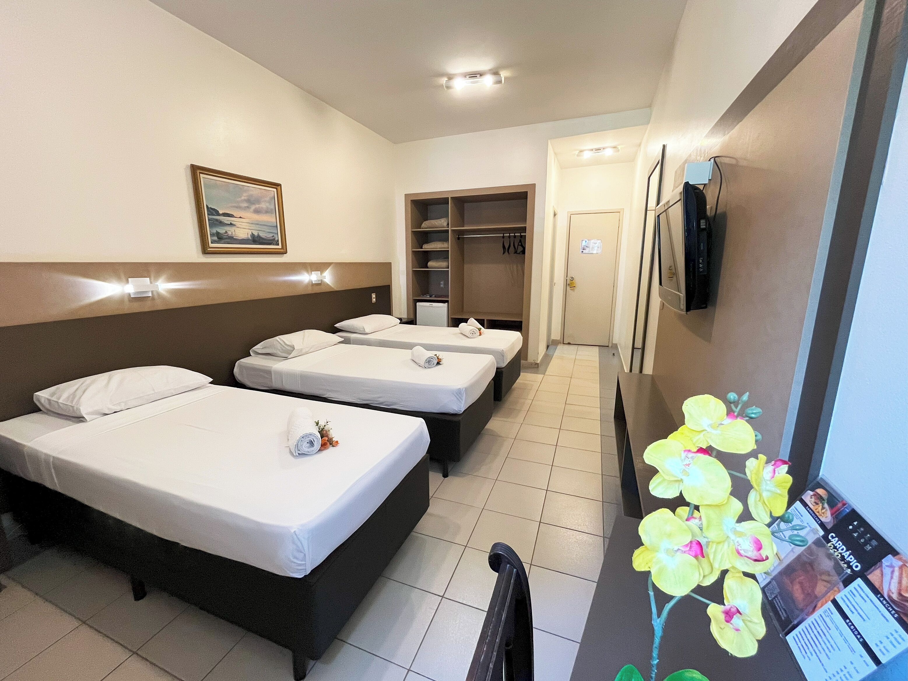 deluxe triple room, 3 single beds | 1 bedroom, minibar, desk, free wifi