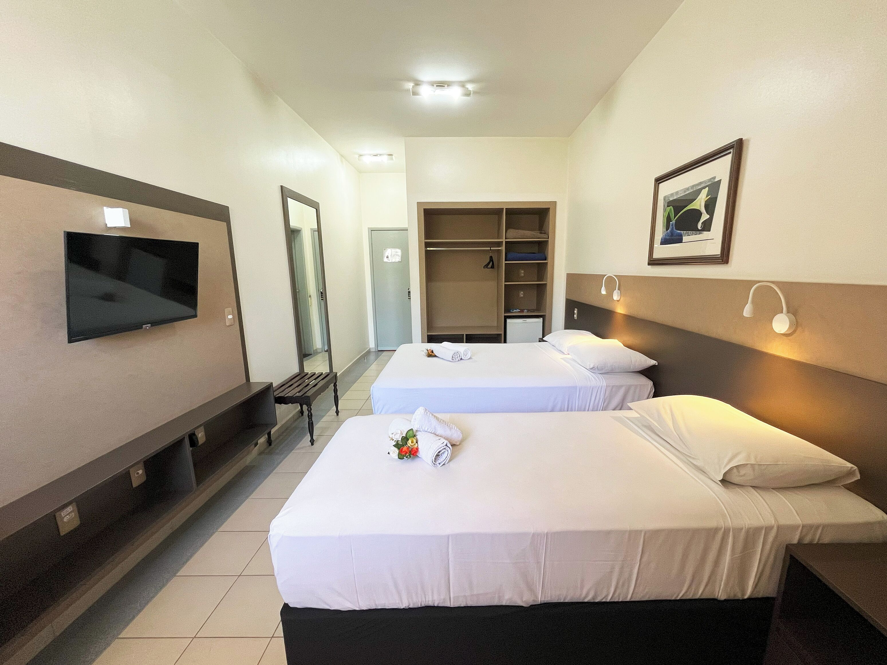 deluxe triple room | 1 bedroom, minibar, desk, free wifi