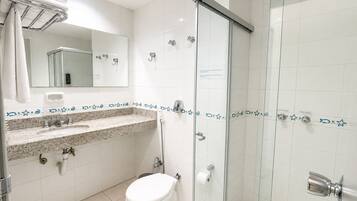 Deluxe Twin Room | Bathroom