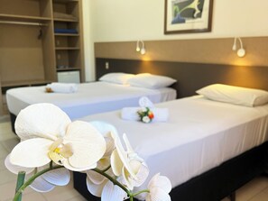 Deluxe Triple Room | Minibar, desk, free WiFi, bed sheets - Athus Hotel by Bsb Inn (Brasília)