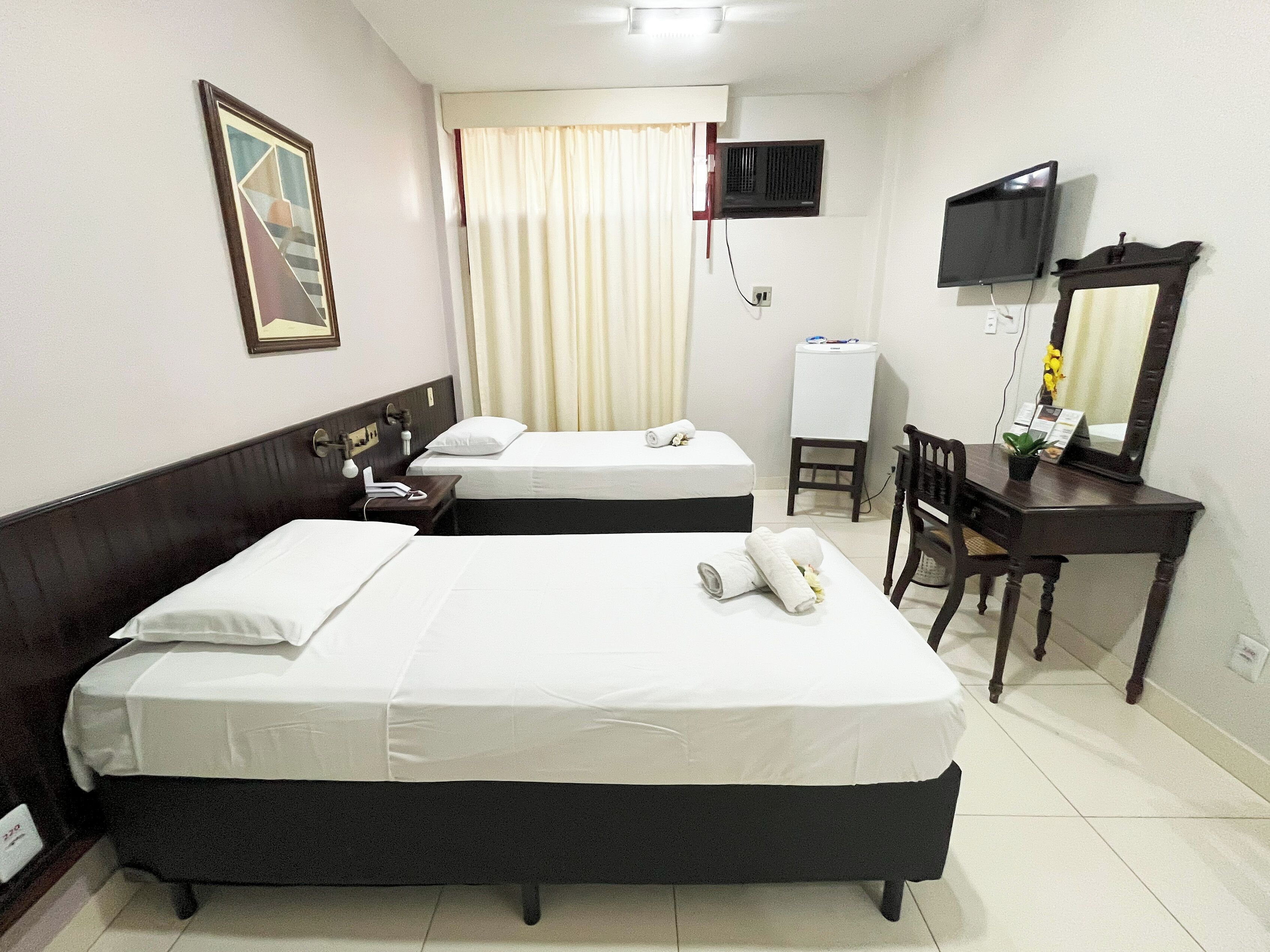 standard twin room | 1 bedroom, minibar, desk, free wifi