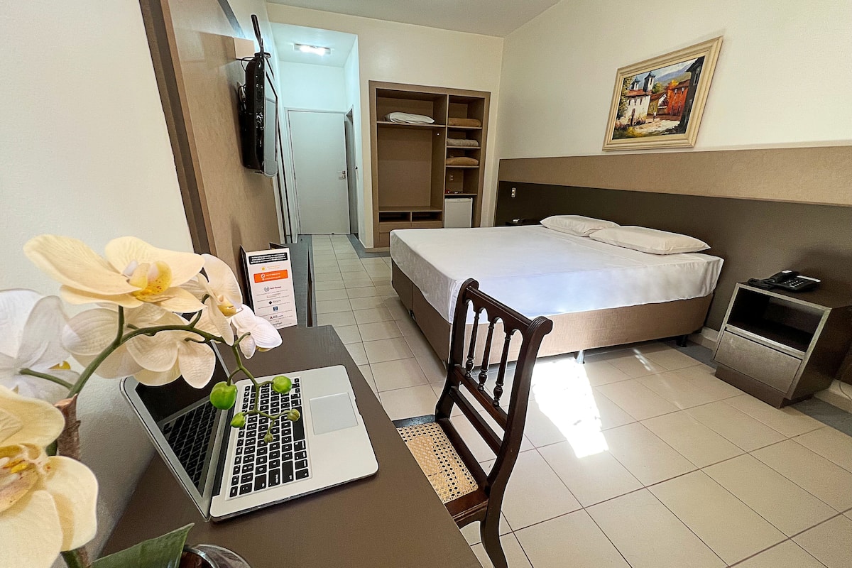 Doppelzimmer | Minibar, Schreibtisch, kostenloses WLAN, Bettwäsche