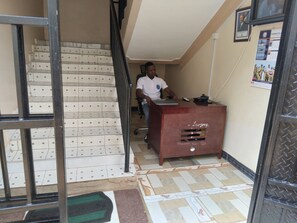 Unclassified image, 2 of 10, button - The appartmentis good znd conducive (Kampala)