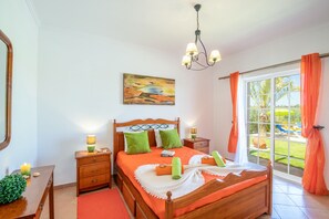 3 bedrooms, in-room safe, iron/ironing board, free WiFi