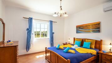 3 bedrooms, in-room safe, iron/ironing board, free WiFi