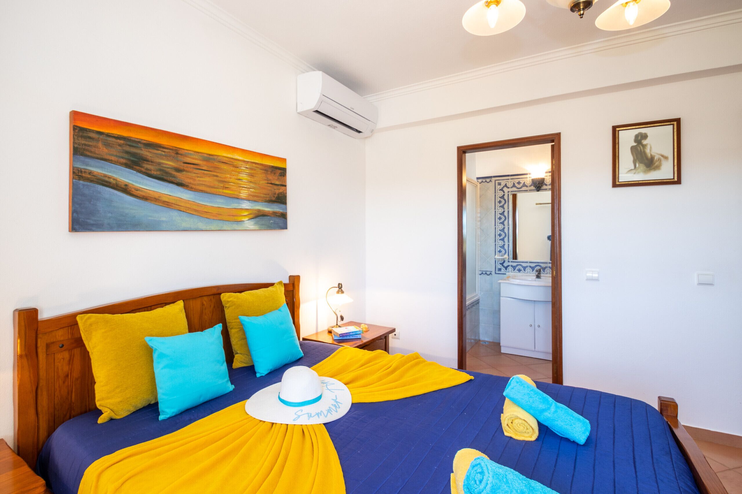 3 bedrooms, in-room safe, iron/ironing board, free WiFi