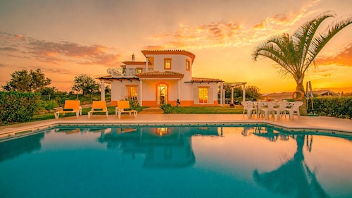 Elegant villa with BBQ and heatble pool