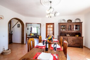 Dining - Elegant villa with BBQ and heatble pool (Armação de Pêra)