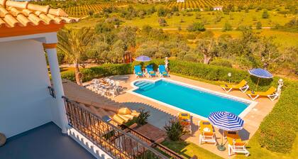 Elegant villa with BBQ and heatble pool
