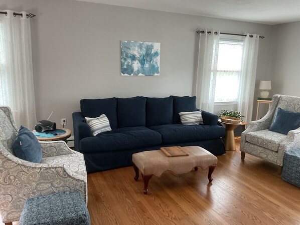 Smart TV, fireplace, DVD player