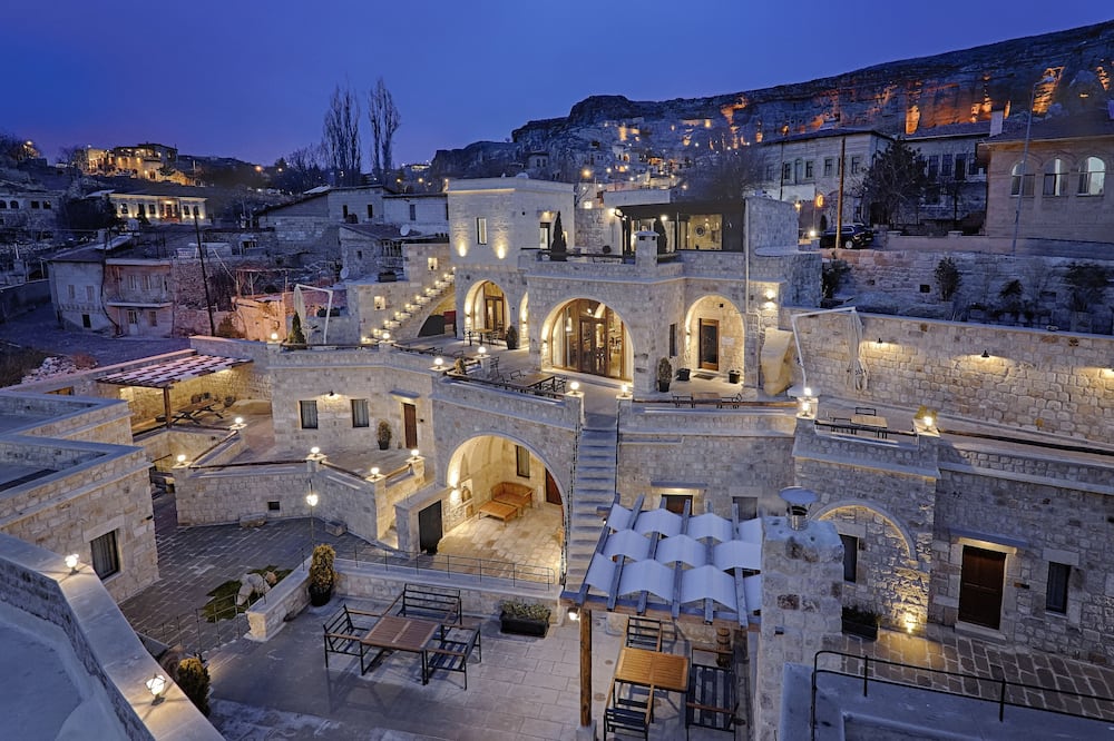 Solem Cave Suites