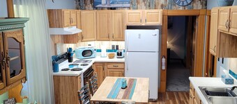 IN THE ❤️ OF DEADWOOD, THE  JORDAN'S, NEWELY REMODELED!