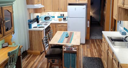 IN THE ❤️ OF DEADWOOD, THE JORDAN'S, NEWELY REMODELED!