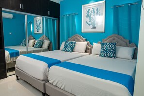 3 bedrooms, iron/ironing board, free WiFi - Trendy vacation home-5 mins from Ocho Rios (Ocho Rios)