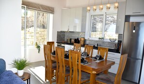Villa | Dining