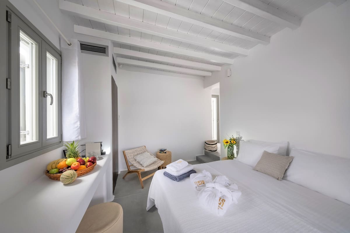 Executive Suites with Private Pool & Jacuzzi