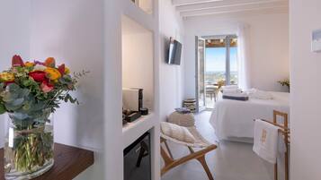 Executive Suite with Hot Tub Sea View