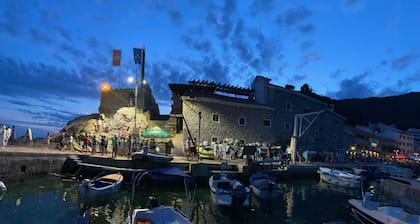 Apartment with sea view and pool - Among the olives