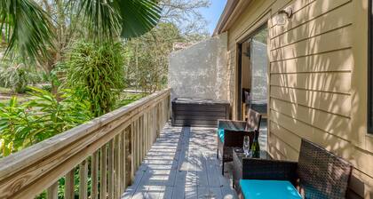 Newly Updated 2 Bed/1.5 Bath Townhome-3 Minute Walk to Beach-Best Deal Around!!