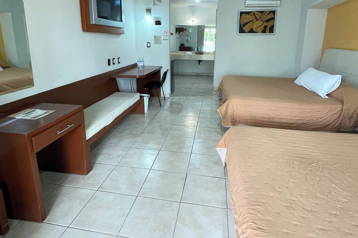 Executive Room | In-room safe, iron/ironing board (on request), WiFi (free), bed sheets