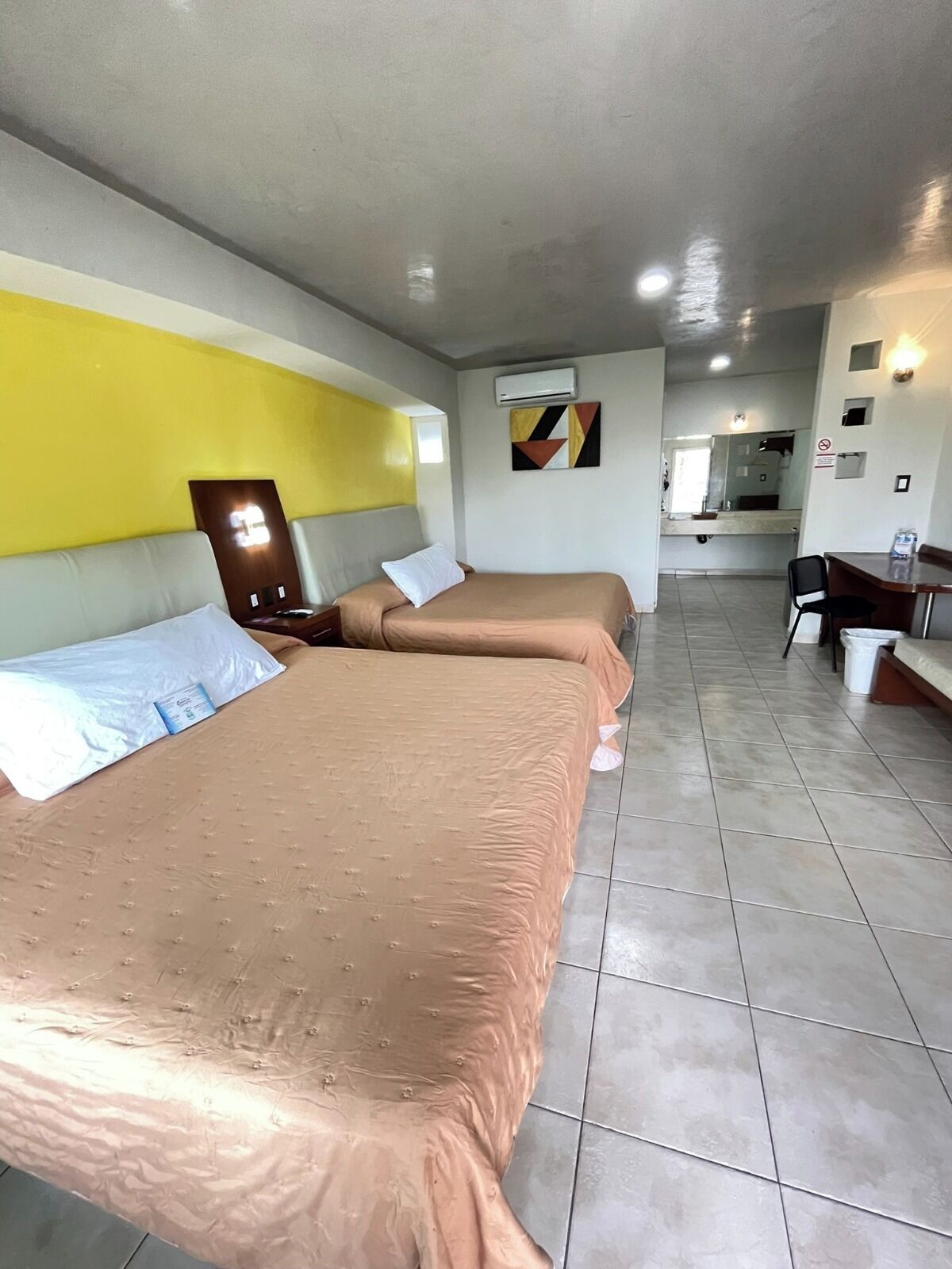 Phòng Executive | Két bảo mật tại phòng, bàn ủi/dụng cụ ủi quần áo 