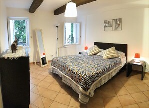 2 chambres, fer et planche à repasser, Wi-Fi gratuit, draps fournis