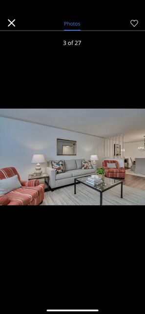 Living area - Walking distance to the Augusta National and Surrey Center (Augusta)