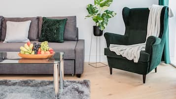 Luxury Apartment, Private Bathroom | Lounge
